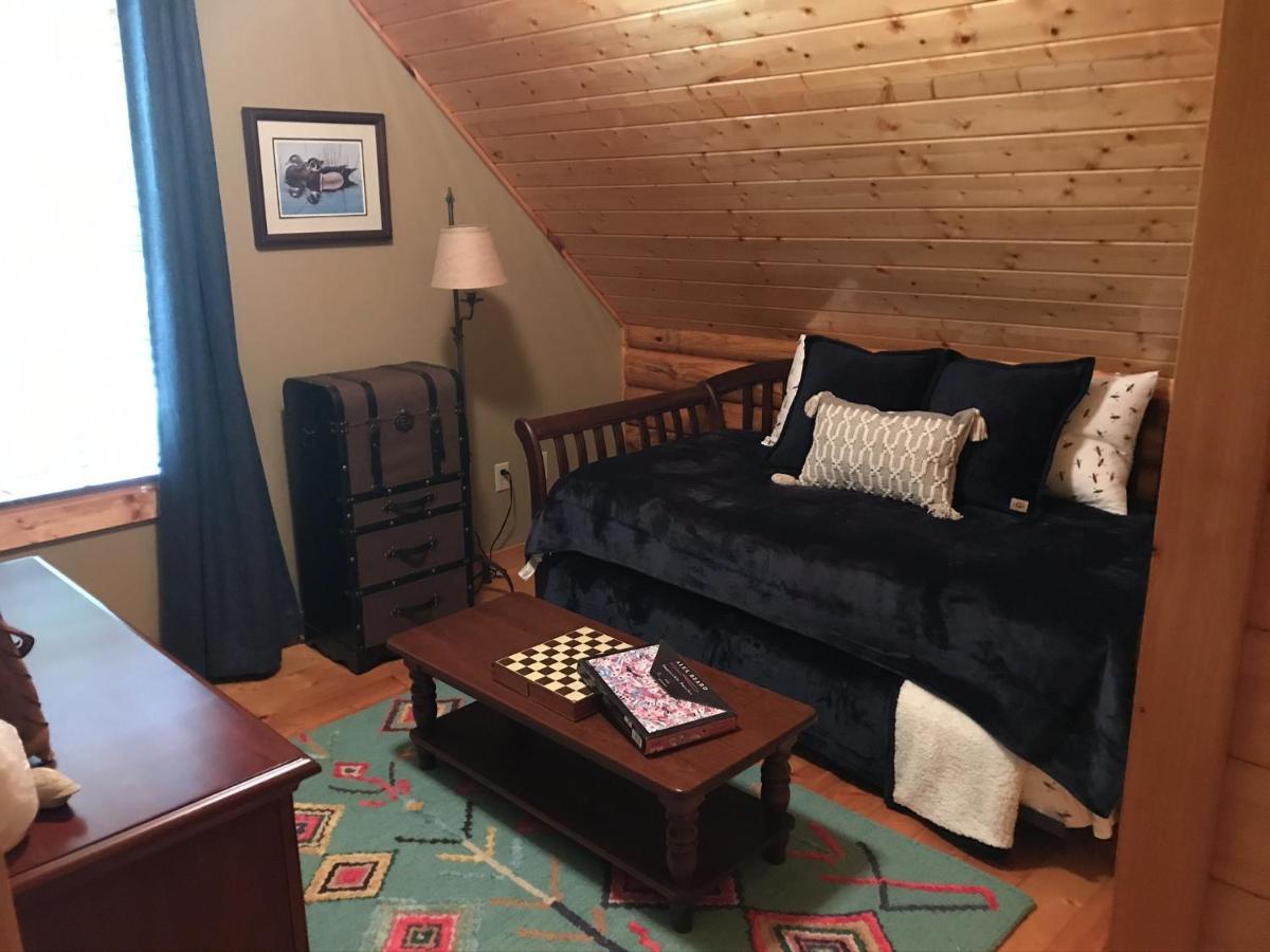 Tree Top Lodge - Gorgeous Lake Cabin With Hot Tub & Magnificent Views Of Forests And Mountains! Cabin Butler Exteriör bild