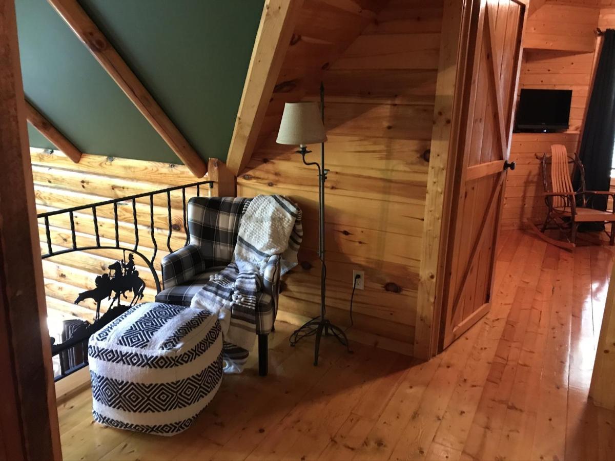 Tree Top Lodge - Gorgeous Lake Cabin With Hot Tub & Magnificent Views Of Forests And Mountains! Cabin Butler Exteriör bild