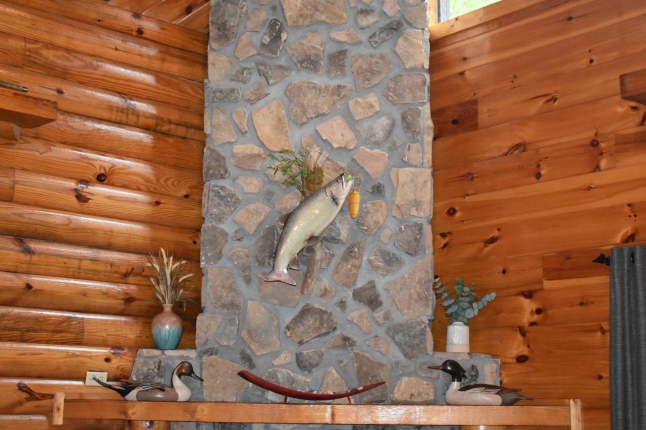 Tree Top Lodge - Gorgeous Lake Cabin With Hot Tub & Magnificent Views Of Forests And Mountains! Cabin Butler Exteriör bild