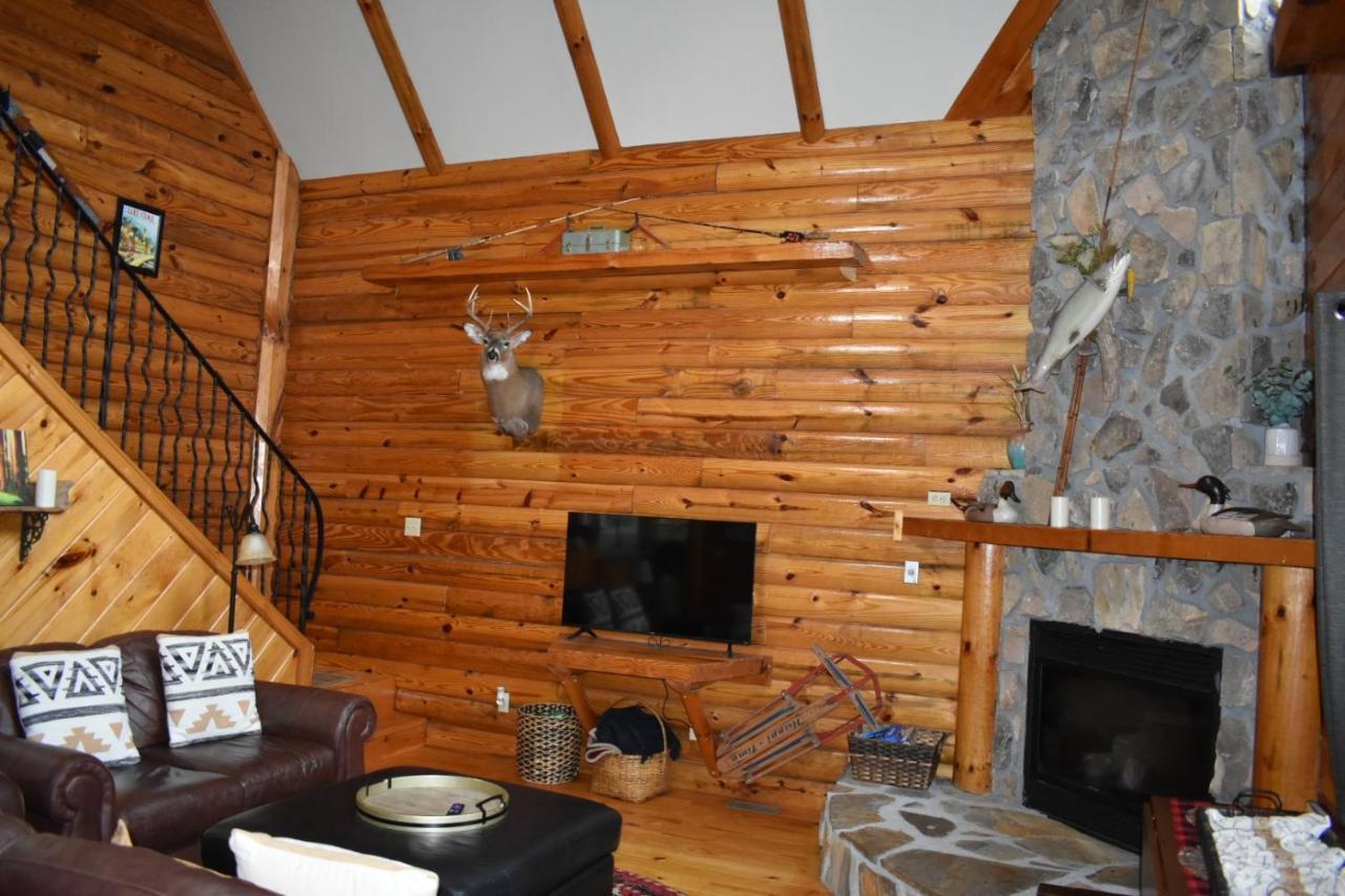 Tree Top Lodge - Gorgeous Lake Cabin With Hot Tub & Magnificent Views Of Forests And Mountains! Cabin Butler Exteriör bild