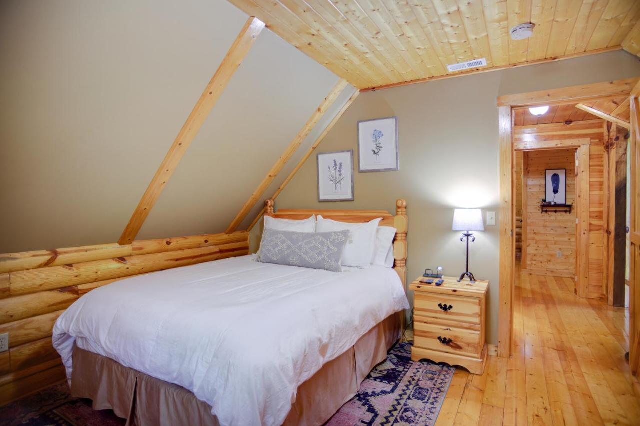 Tree Top Lodge - Gorgeous Lake Cabin With Hot Tub & Magnificent Views Of Forests And Mountains! Cabin Butler Exteriör bild